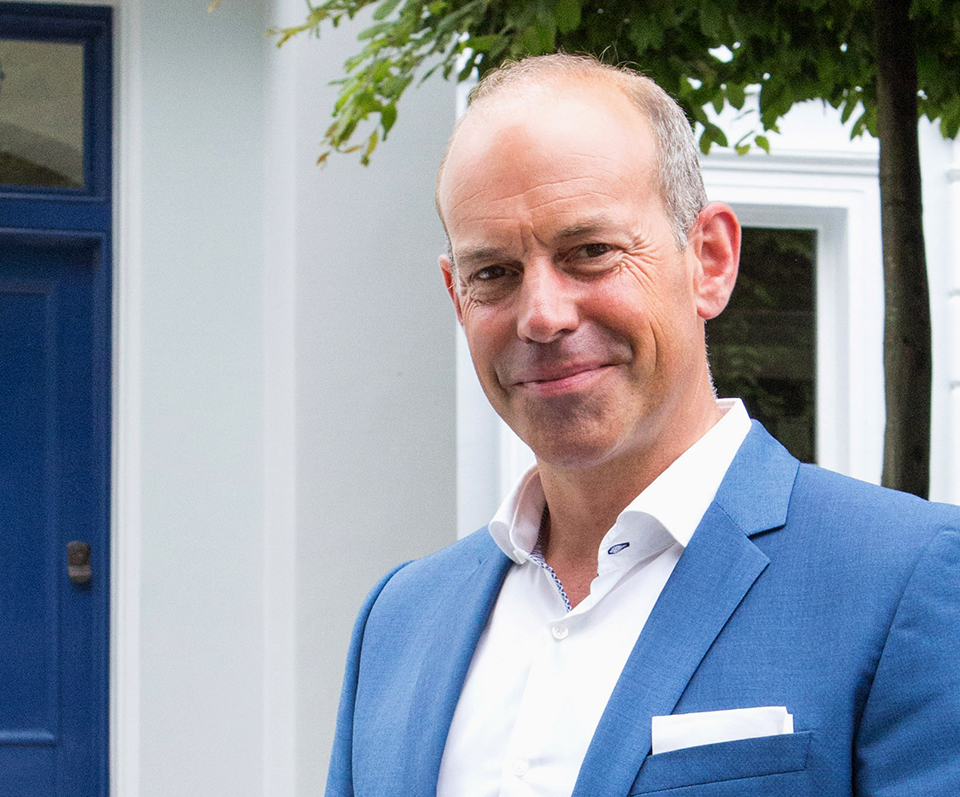 MoveiQ's Phil Spencer giving property advice
